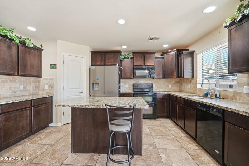 5603 S 27th Dr, Phoenix, AZ 85041
