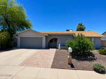 5603 W Tierra Buena Ln, Glendale, AZ 85306