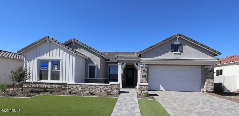 5604 202nd Ln, Litchfield Park, AZ 85340