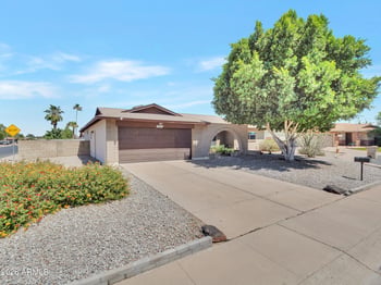 5605 Redfield Rd, Glendale, AZ 85306