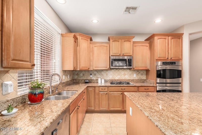 5606 Cavedale Dr, Phoenix, AZ 85083
