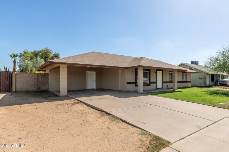 5607 73rd Ave, Glendale, AZ 85303