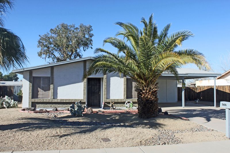 5608 N 69th Dr, Glendale, AZ 85303