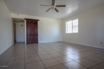 5608 N 70th Ave, Glendale, AZ 85303