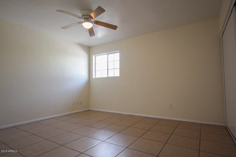 5608 N 70th Ave, Glendale, AZ 85303