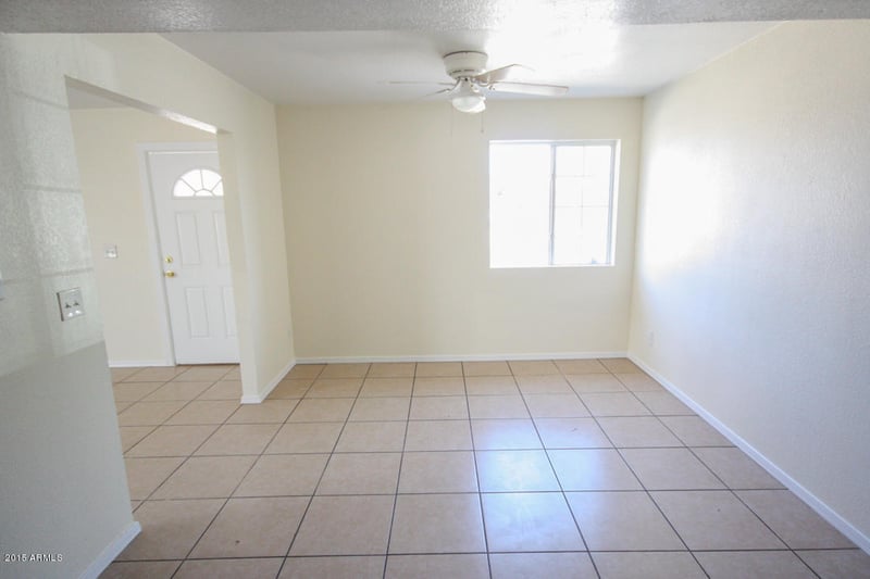 5608 N 70th Ave, Glendale, AZ 85303