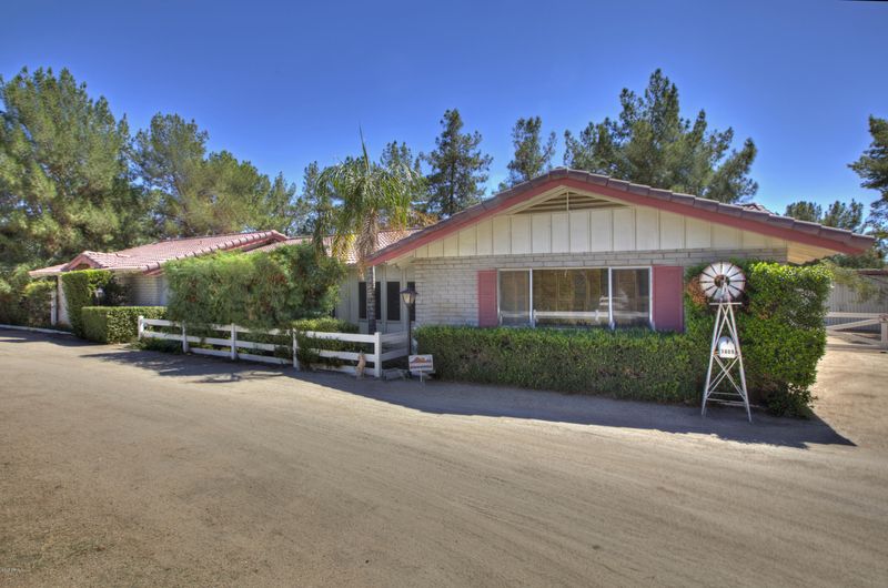 5609 W Cactus Rd, Glendale, AZ 85304