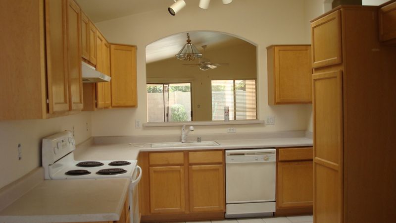 561 E Cantebria Dr, Gilbert, AZ 85296