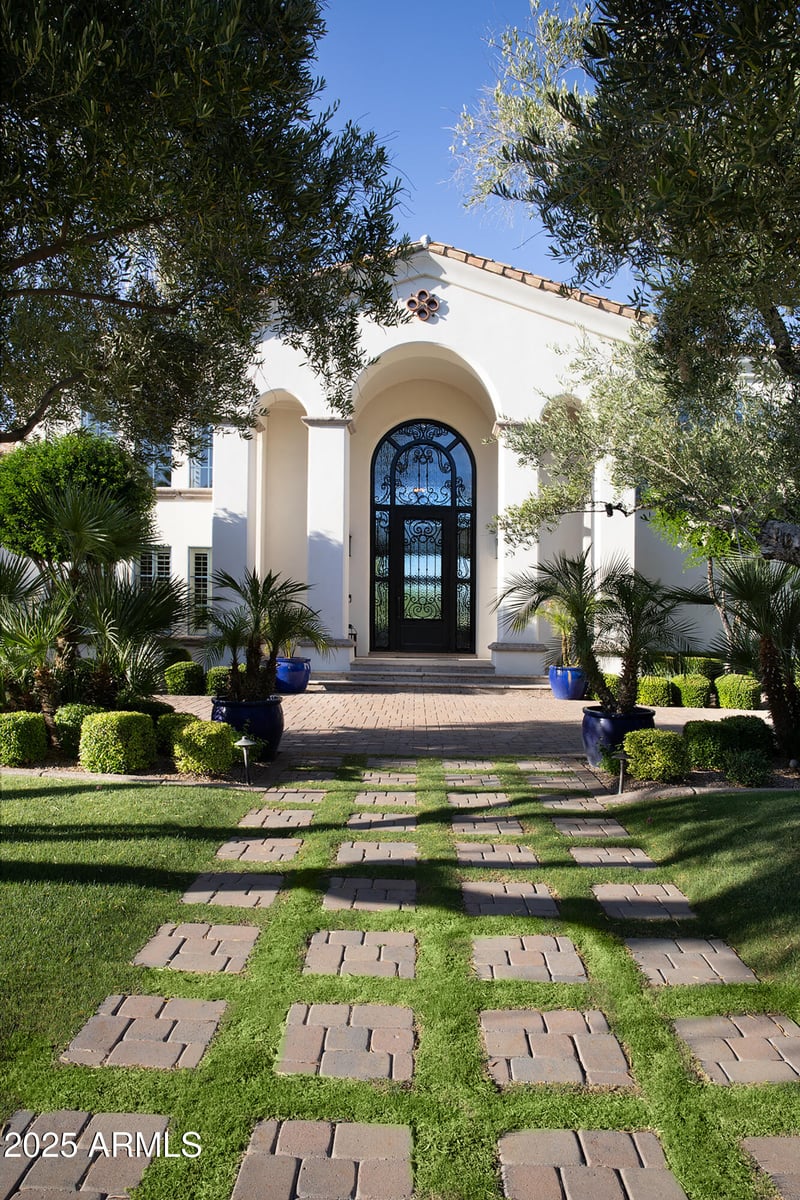 5610 Sanna St, Paradise Valley, AZ 85253