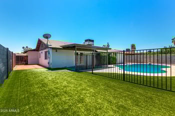 5610 Sunnyslope Ln, Glendale, AZ 85302
