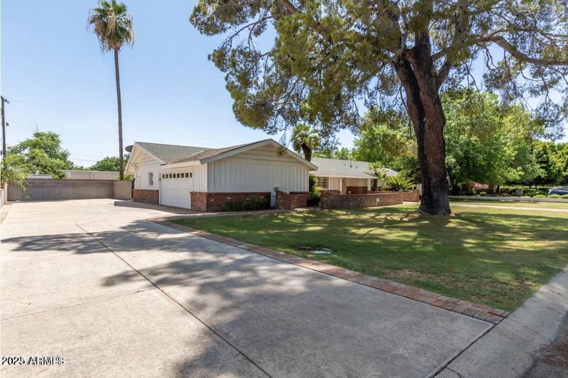 5611 Calle Camelia --, Phoenix, AZ 85018