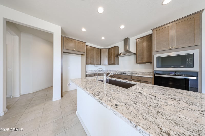 5612 176th Ln, Litchfield Park, AZ 85340