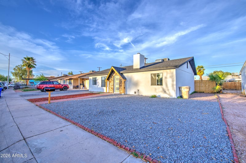 5613 N 63rd Dr, Glendale, AZ 85301