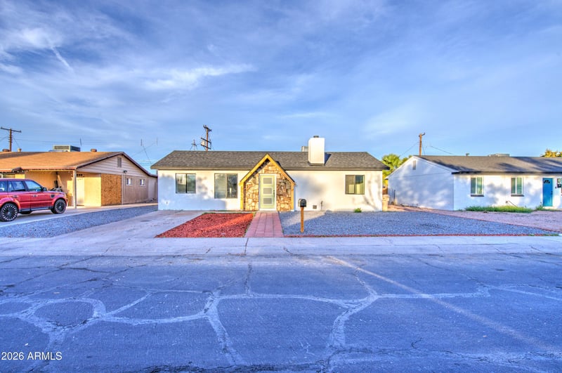 5613 N 63rd Dr, Glendale, AZ 85301