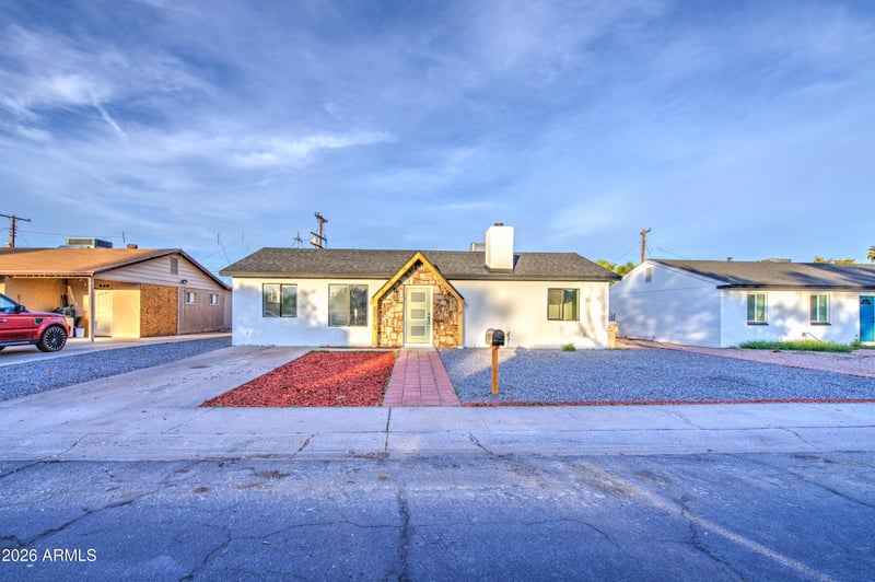 5613 N 63rd Dr, Glendale, AZ 85301