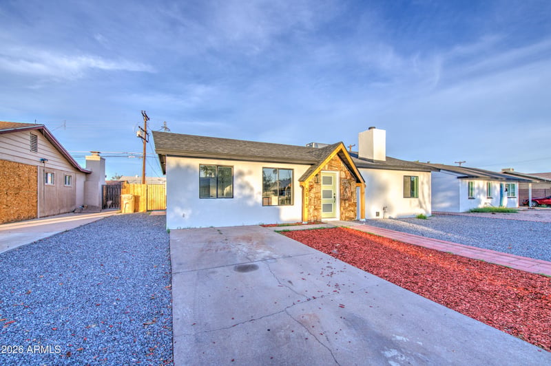 5613 N 63rd Dr, Glendale, AZ 85301