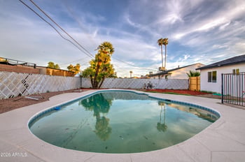 5613 N 63rd Dr, Glendale, AZ 85301
