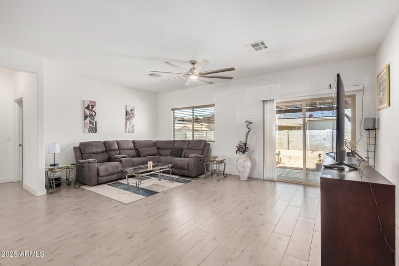 5614 Red Bird Ln, San Tan Valley, AZ 85140