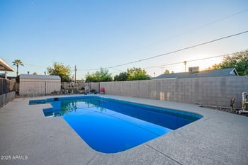 5616 42nd Ln, Phoenix, AZ 85019