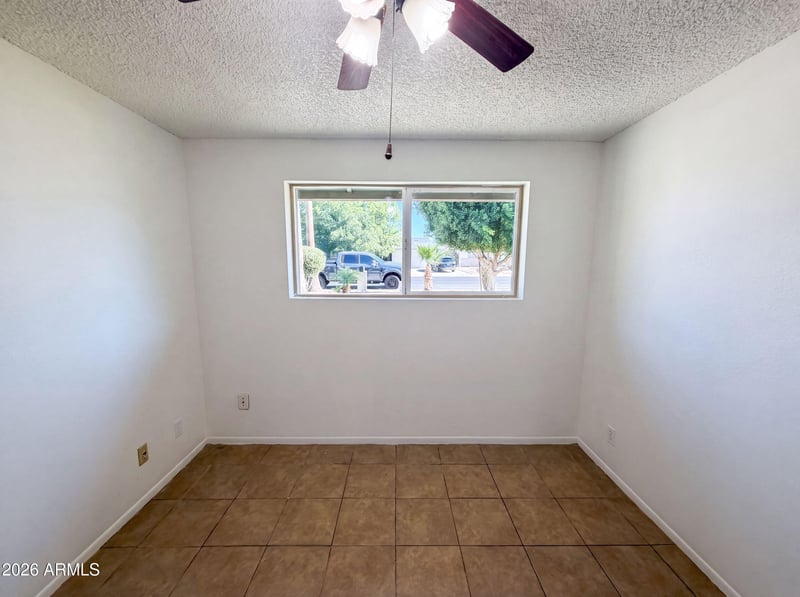 5617 Hatcher Rd, Glendale, AZ 85302