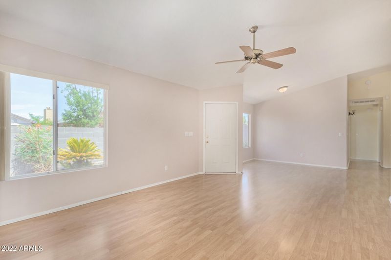 5618 S 41st Way, Phoenix, AZ 85040