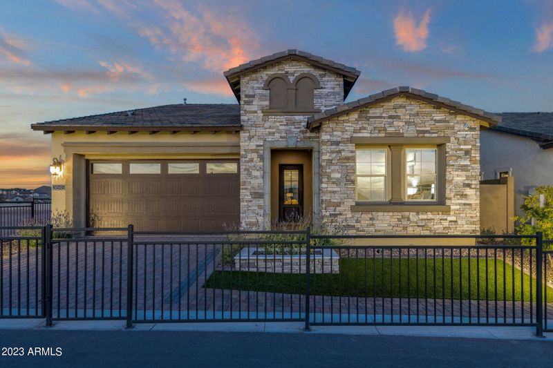 5619 E Scarlet St, Mesa, AZ 85215