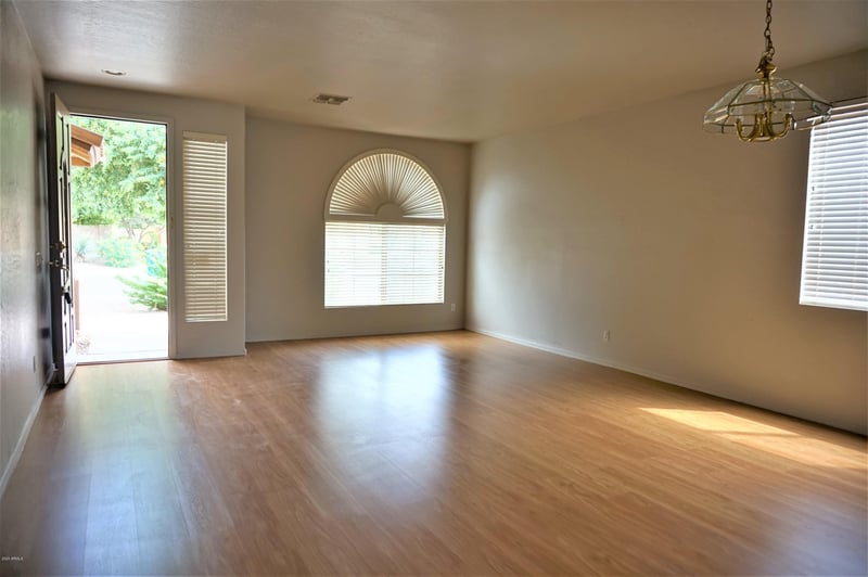 562 Kimberlee Way, Chandler, AZ 85225