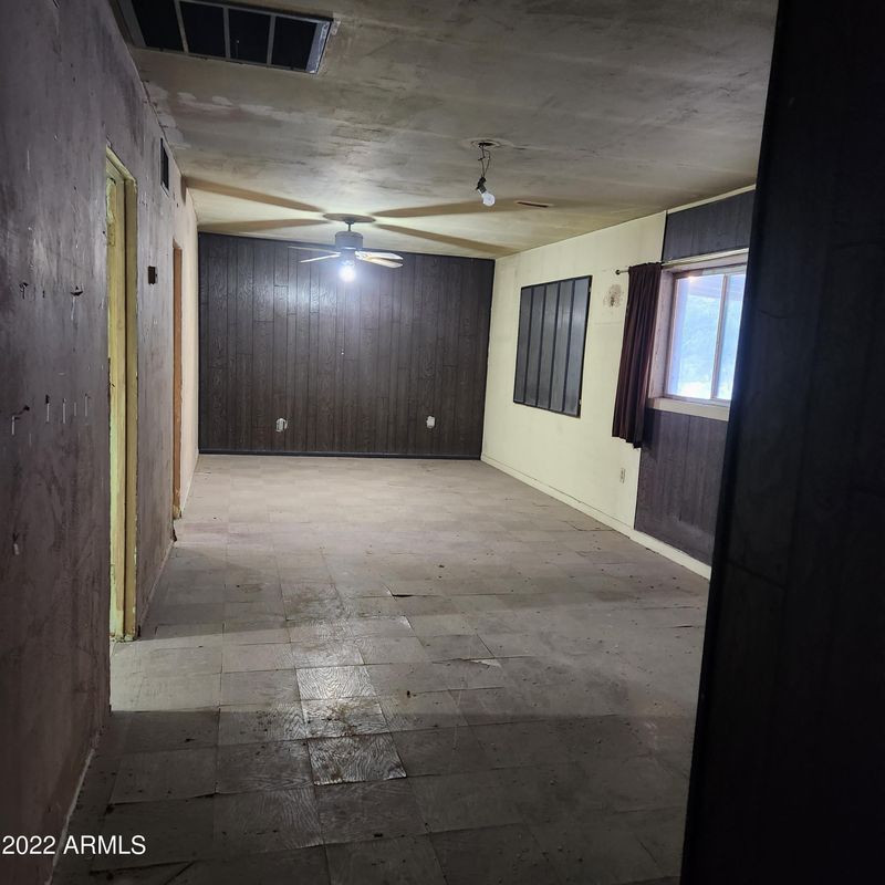 5620 S 7th St, Phoenix, AZ 85040