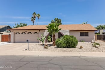 5620 Hearn Rd, Glendale, AZ 85306
