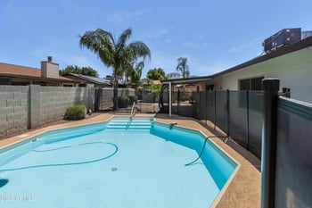 5620 Hearn Rd, Glendale, AZ 85306