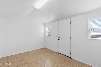 5620 W Hearn Rd, Glendale, AZ 85306