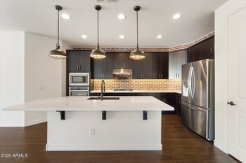 5622 S 28th St, Phoenix, AZ 85040