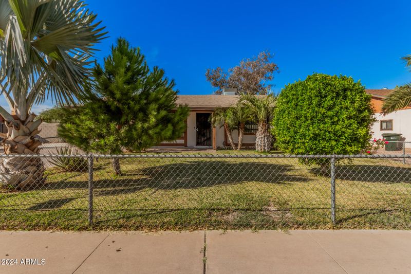 5622 S 41st St, Phoenix, AZ 85040