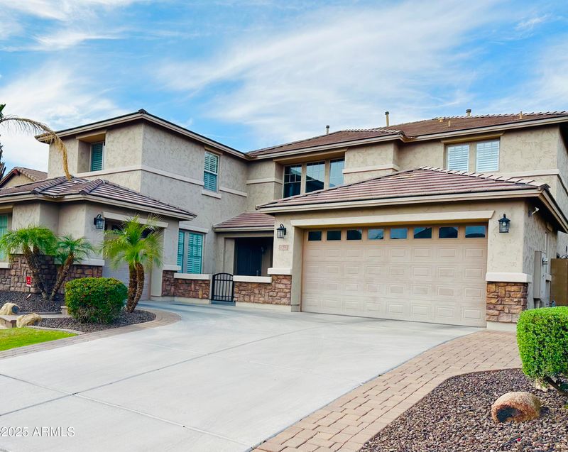 5622 W Cavedale Dr, Phoenix, AZ 85083