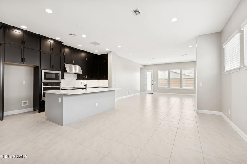 5623 193rd Dr, Litchfield Park, AZ 85340