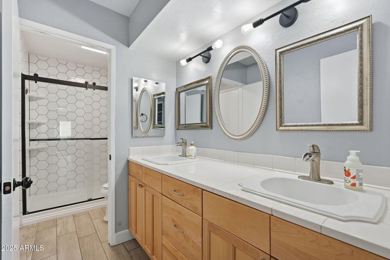 5624 Crows Nest Rd, Tempe, AZ 85283