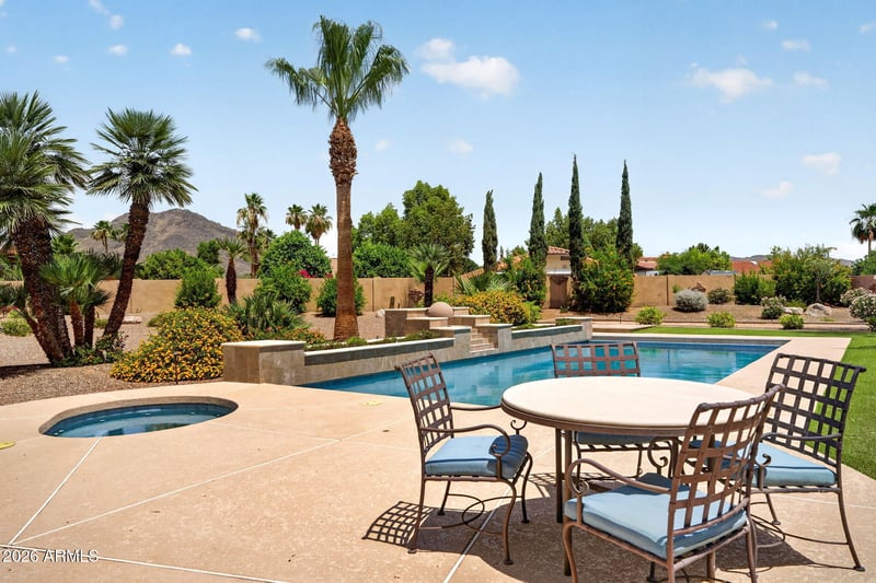 5624 W Misty Willow Ln, Glendale, AZ 85310