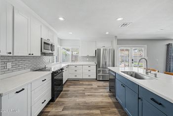 5625 W Grovers Ave, Glendale, AZ 85308