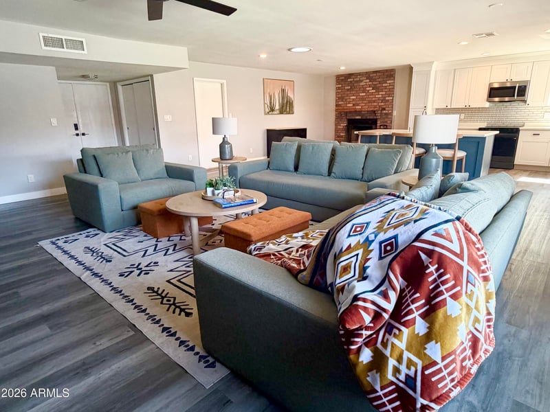 5625 Grovers Ave, Glendale, AZ 85308