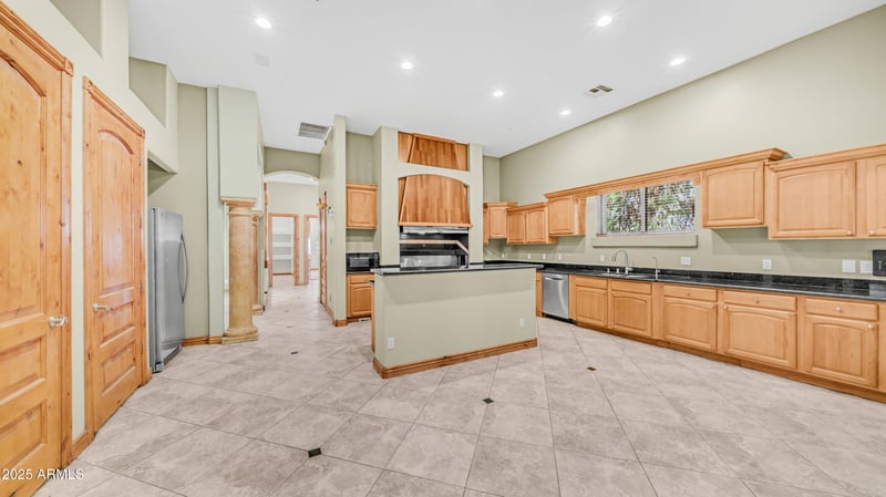 5627 83rd Ln, Glendale, AZ 85303