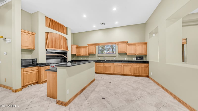 5627 83rd Ln, Glendale, AZ 85303