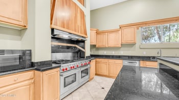 5627 83rd Ln, Glendale, AZ 85303