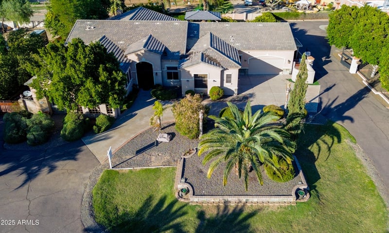 5627 83rd Ln, Glendale, AZ 85303