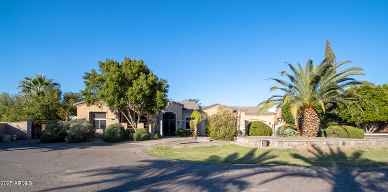 5627 83rd Ln, Glendale, AZ 85303