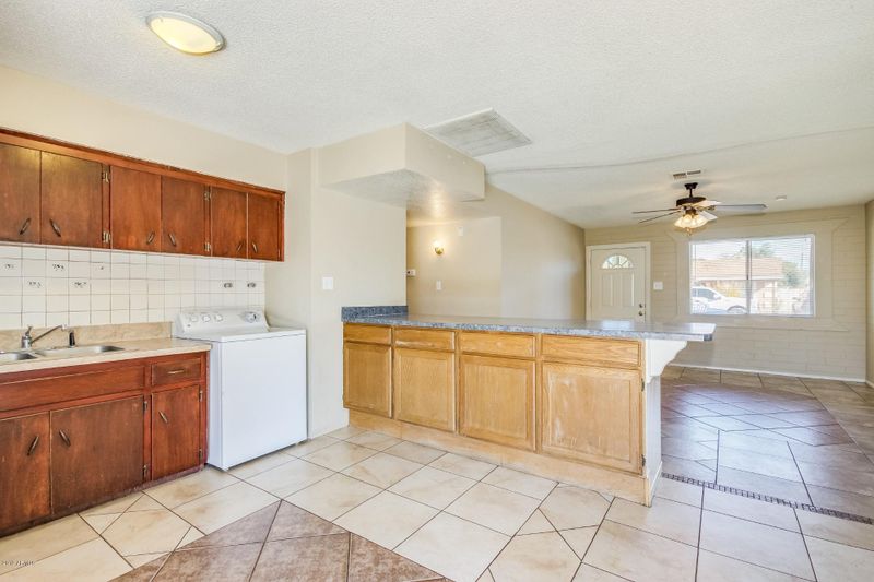 5628 N 62nd Ave, Glendale, AZ 85301