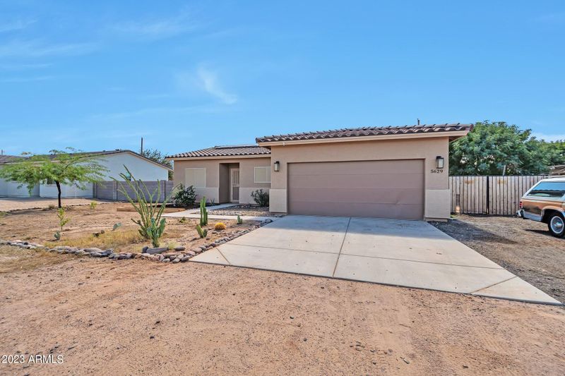 5629 E Red Bird Ln, San Tan Valley, AZ 85140