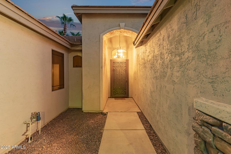 563 Bluejay Dr, Chandler, AZ 85286