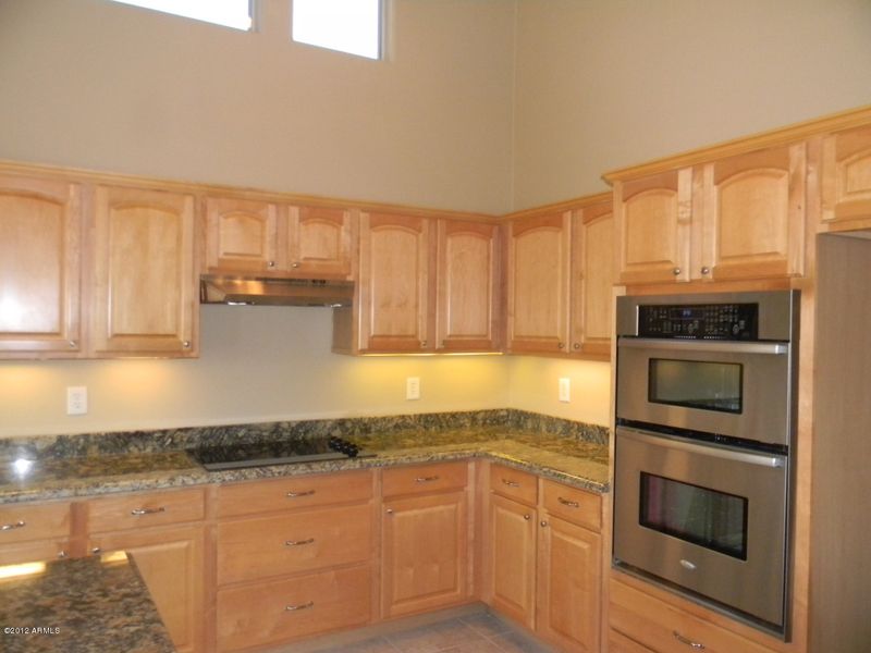 563 E Bridgeport Pw, Gilbert, AZ 85295