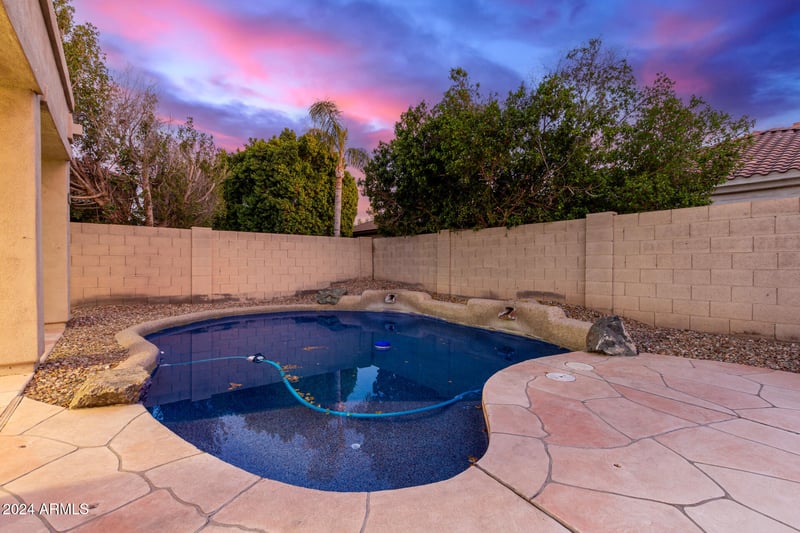 563 Krista Way, Tempe, AZ 85284