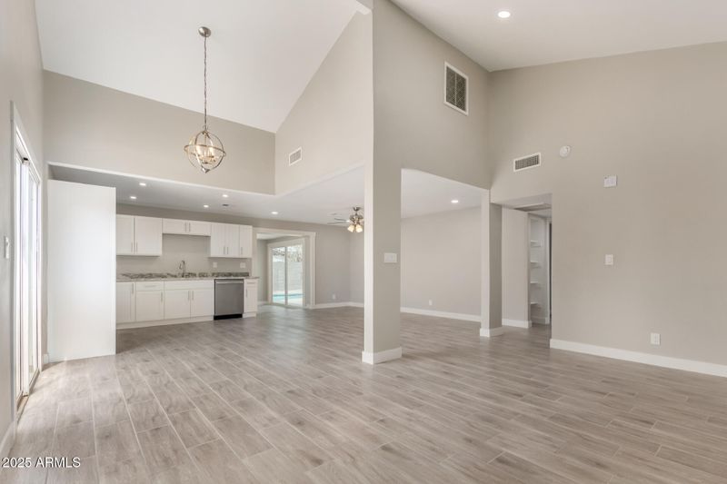 5630 W Vogel Ave, Glendale, AZ 85302